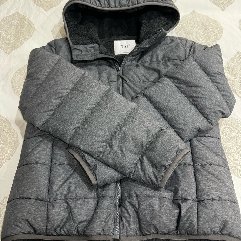 Aritzia TNA little puff fleece lined size S
